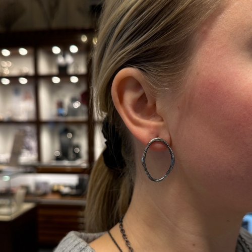 Onassis Oval Plain Örhängen By Birdie