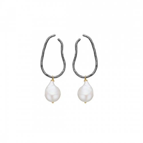 Serene Perle örhängen i 14 karat guld och sterlingsilver med sötvattenspärlor