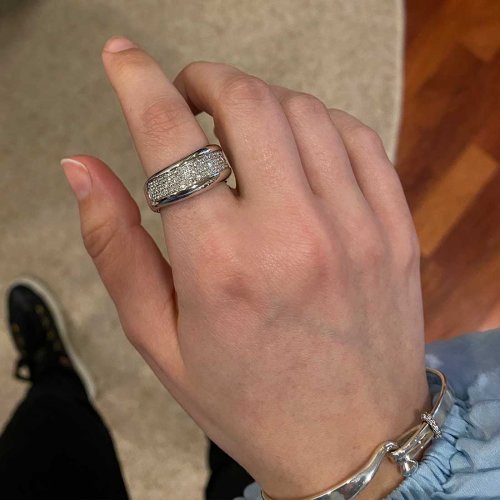 Briljantring Svängd Pavé Carl Hoff Selection