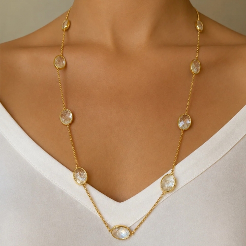 Paulina Just Perfect Necklace Aqua Green Gold på hals