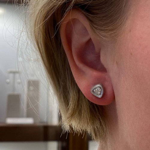 Örhängen Morgondagg Vitguld Ole Lynggaard